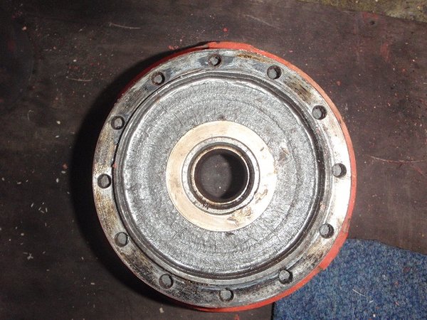 Nelivetonuhvin etuvedon kunnostusta 003.JPG